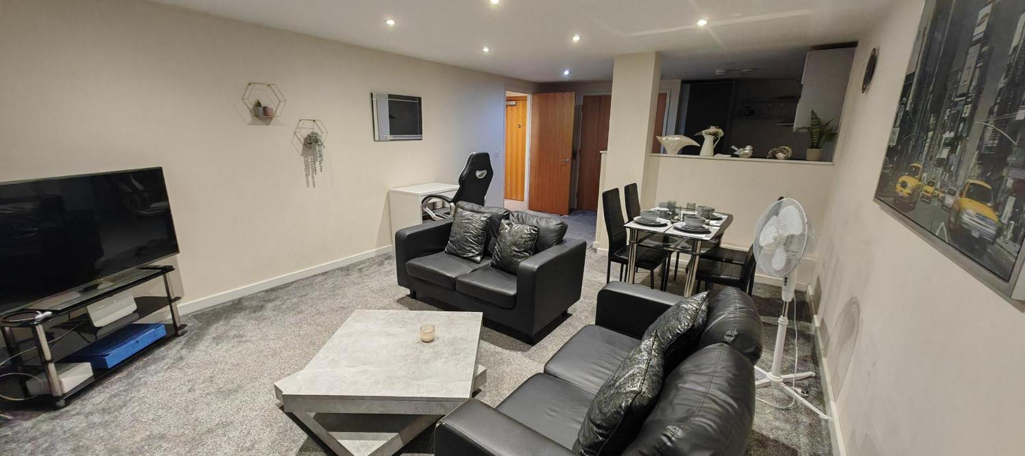 Paramount City View Swindon Buitenkant foto